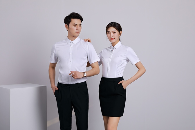 工作服職業(yè)裝的標(biāo)識(shí)性旨在突出兩點(diǎn)